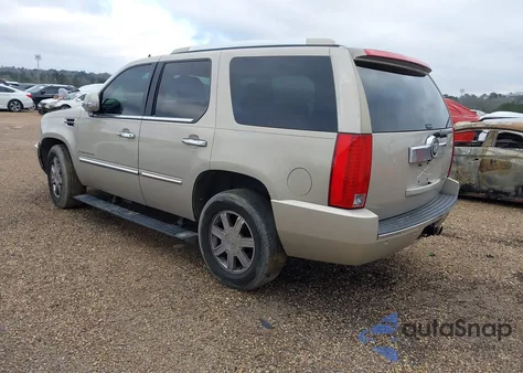2008 Cadillac Escalade Standard z USA, uszkodzony, nr VIN 1GYFK63888R245137